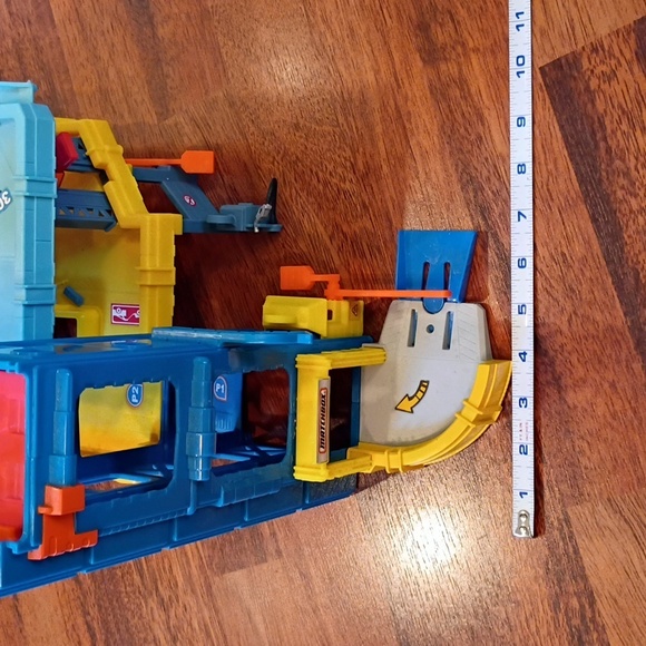 Matchbox car garage - Picture 4 of 15